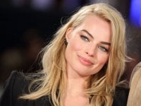 Margot Robbie e Cara Delevigne svelano: 'Sesso in posti strani' 