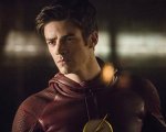 Grant Gustin commenta il costume di Ezra Miller in Justice League
