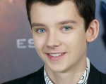Nick Offerman, Ellen Burstyn e Asa Butterfield in House of Tomorrow