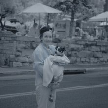 Heart of a Dog: Laurie Anderson in un'immagine che la ritrae con il suo cane