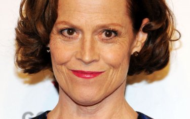 Un'immagine che ritrae Sigourney Weaver