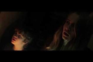 Lights Out - Terrore nel buio - Clip 'Resta alla luce'