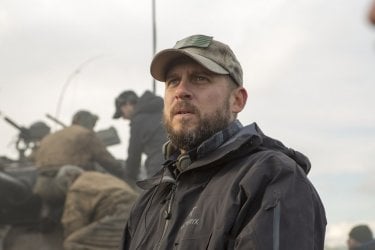 Un'immagine che ritrae il regista David Ayer sul set di Fury