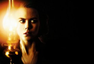 The Others: Nicole Kidman in una suggestiva immagine del film