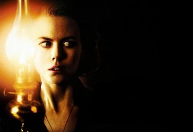 The Others: Nicole Kidman in una suggestiva immagine del film