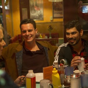 Looking: The Movie - Jonathan Groff e Frankie J. Alvarez in una foto del film