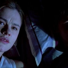 Darkness: Anna Paquin e Stephan Enquist in un momento del film