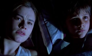 Darkness: Anna Paquin e Stephan Enquist in un momento del film