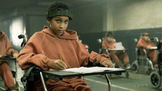 The Girl with All the Gifts: Sennia Nanua in una scena del film