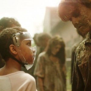 The Girl with All the Gifts: Sennia Nanua in una scena del film