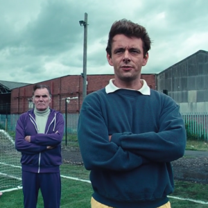 Il maledetto United: Michael Sheen in un momento del film