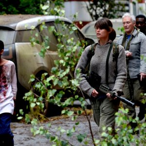 The Girl with All the Gifts: Sennia Nanua, Gemma Arterton e Glenn Close in una scena