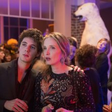 Lolo - Giù le mani da mia madre: Julie Delpy e Vincent Lacoste in una scena del film
