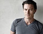 Luke Evans reciterà nel film State Like Sleep