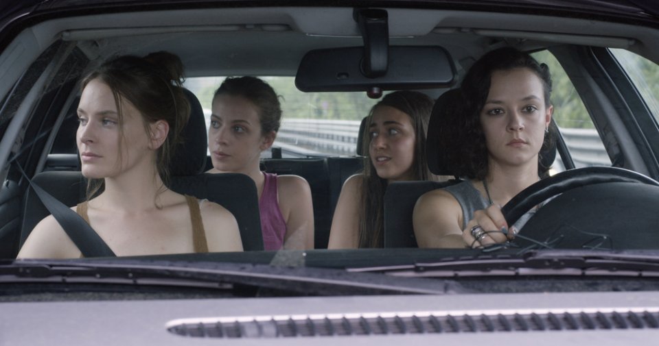 Questi giorni: Laura Adriani, Maria Roveran, Marta Gastini e Caterina Le Caselle in una scena del film