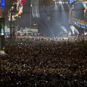 The Rolling Stones in Cuba - Havana Moon: un'immagine della folla durante il concerto