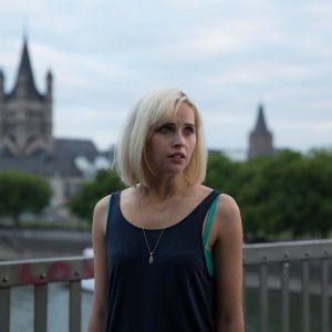 Autobahn - Fuori controllo: Felicity Jones in un'immagine del film