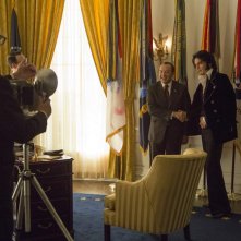 Elvis & Nixon: Kevin Spacey e Michael Shannon in una scena del film