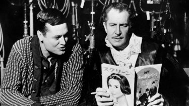 Roger Corman e Vincnet Price sul set