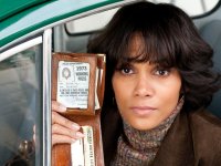 Halle Berry, il motivo per cui il marito ha chiesto il divorzio: 'Non cucina, non pulisce, non è materna'
