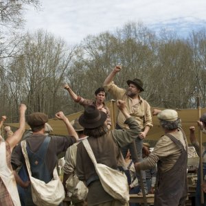 In Dubious Battle: una scena del film