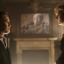 Mr. Robot: un'immagine di Zheng e Dominque