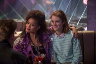 Black Mirror: Gugu Mbatha Raw e Mackenzie Davis un'immagine della terza stagione