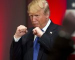 Donald Trump spiega le trame dei film: l'esilarante tormentone social