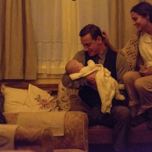 The Light Between Oceans: Michael Fassbender e Alicia Vikander in una scena del film
