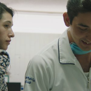 The Untamed: Simone Bucio e Edén Villavicencio in una scena del film