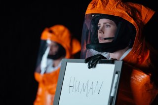 Arrival: Amy Adams in un momento del film