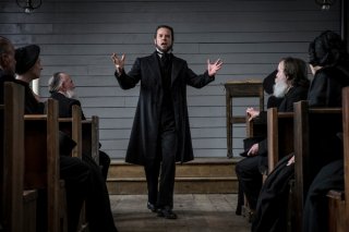 Brimstone: Guy Pearce in una scena del film