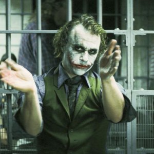 Il cavaliere oscuro: Heath Ledger in un momento del film di Nolan