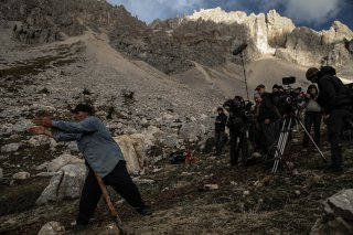 Monte: Amir Naderi al lavoro sul set con la sua troupe