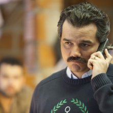 Narcos: l'attore Wagner Moura in una foto della stagione 2