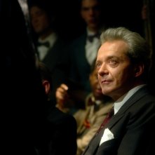 Planetarium: Emmanuel Salinger in una scena del film