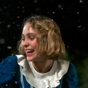 Planetarium: Lily-Rose Depp in una scena del film