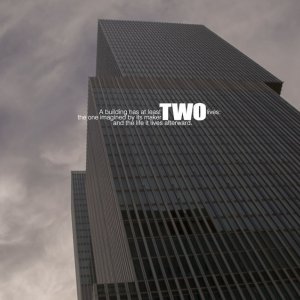 REM: un'immagine da basso del documentario un grattacielo