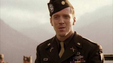 Band of Brothers:  Damian Lewis in una sequenza della serie