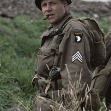 Band of Brothers:  Michael Cudlitz in un momento della serie