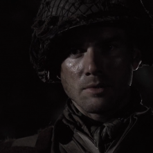 Band of Brothers:  Matthew Settle durante una scena della serie