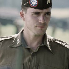 Band of Brothers:  Matthew Settle in una scena della serie
