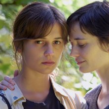 Euphoria: Alicia Vikander ed Eva Green nella prima foto ufficiale