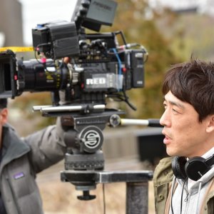 Gukôroku - Traces of Sin: il regista Kei Ishikawa al lavoro sul set del film