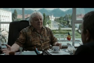 Un Padre, Una Figlia - Clip 'Il vicesindaco'