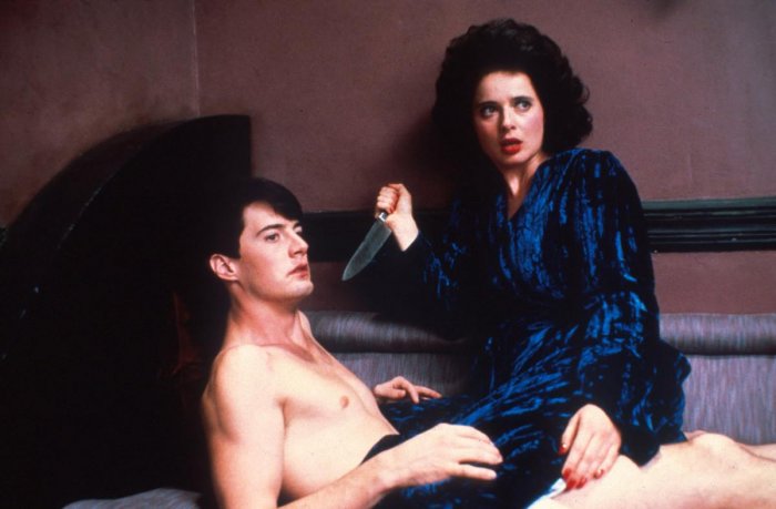 Velluto blu: l’oscuro capolavoro di David Lynch in 10 immagini indimenticabili