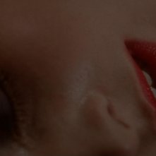 Velluto blu: un intenso primo piano di Isabella Rossellini