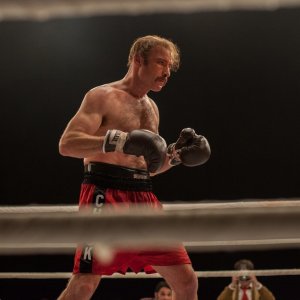 The Bleeder: Liev Schreiber sul ring in una scena del film