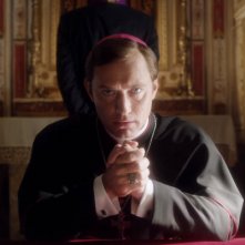The Young Pope: Jude Law in un momento della serie tv