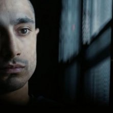 The Night Of: un primo piano di Riz Ahmed nell'episodio The Call of the Wild
